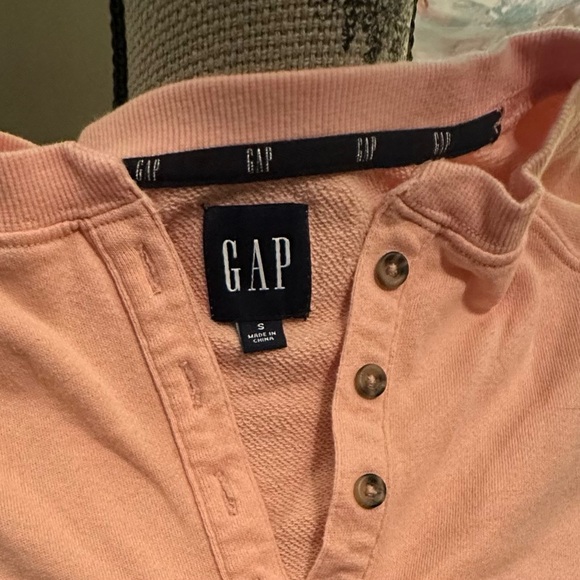 Gap Sweatshirt - Picture 3 of 3